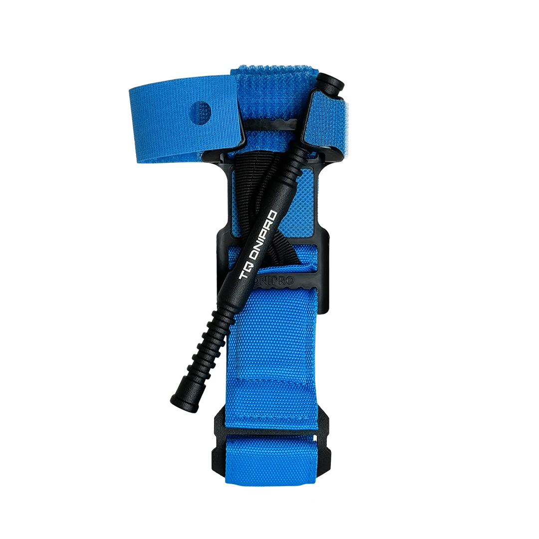 TQ DNIPRO Gen. 2 hemostatic tourniquet in blue, detail view