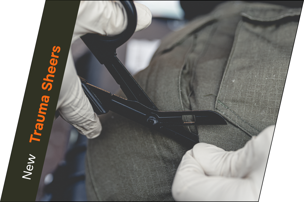 GME trauma shears for emergency and tactical use, detail view